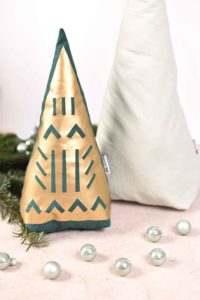 Kostenloses Schnittmuster Tannenbaum in 4 Größen - www.zuckerundzimtdesign.com