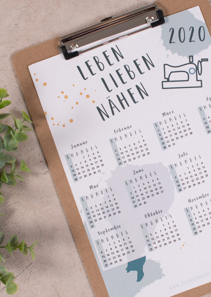 Kostenloser Kalender 2020 für Nähjunkies, Katzenverehrer und Hundenarren || www.zuckerundzimtdesign.com